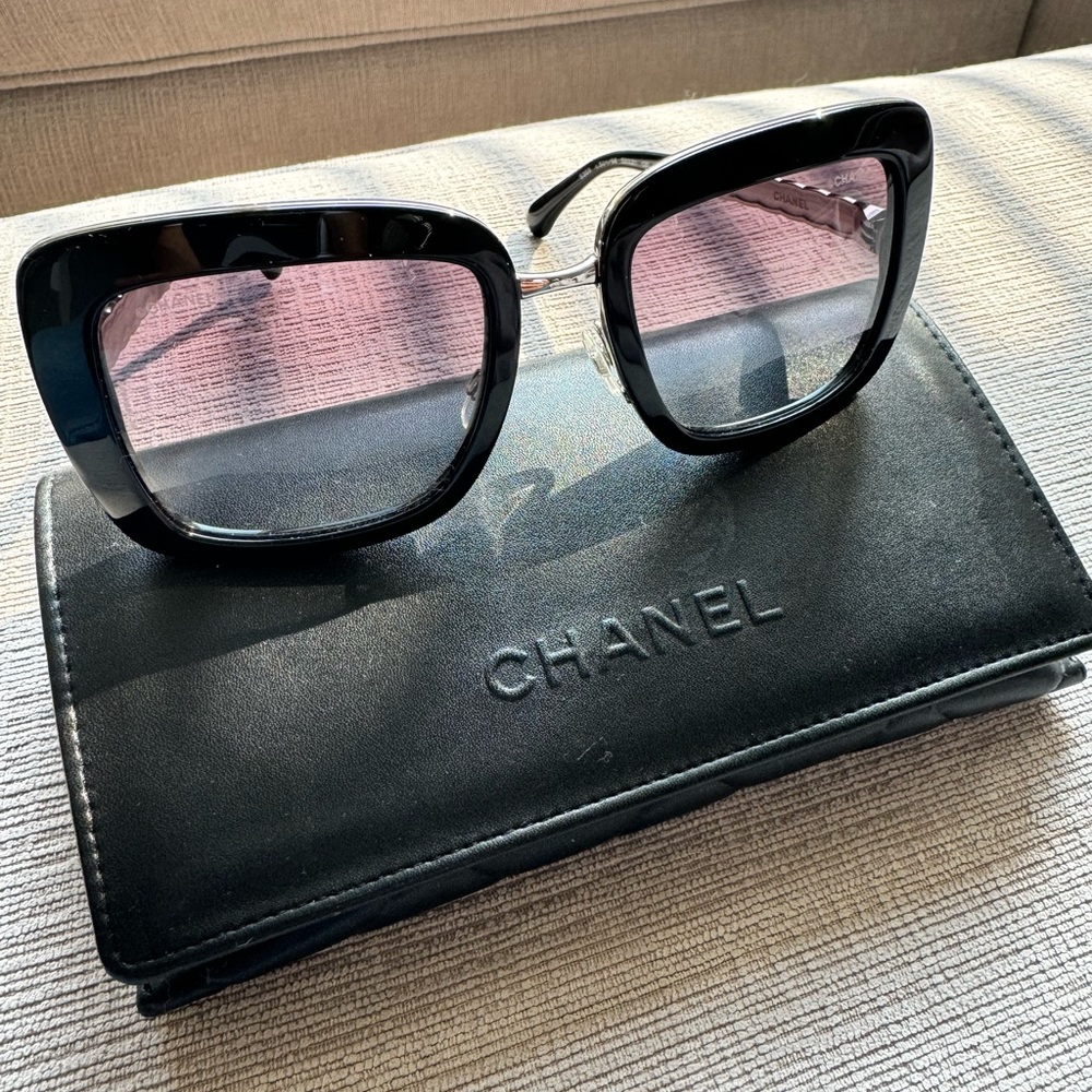 CHANEL sunglasses